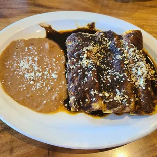 Mole Enchiladas de Huevo