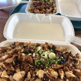 Has more white rice than chicken but flavor is good and service is fast..