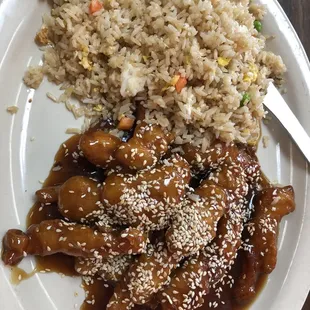 Sesame chicken w/fried rice