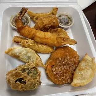 Tempura &amp; gyozas (part of bento box)