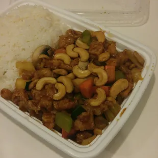 Cashew Chicken Dinner Combo