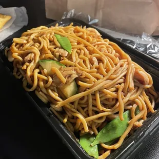 Chicken Lo Mein