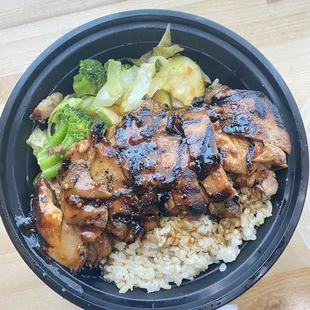 Excellent grilled chicken teriyaki w/veggies over brown or white rice