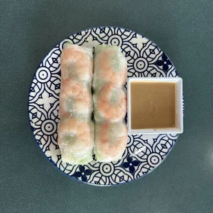 Shrimp and steam pork spring rolls