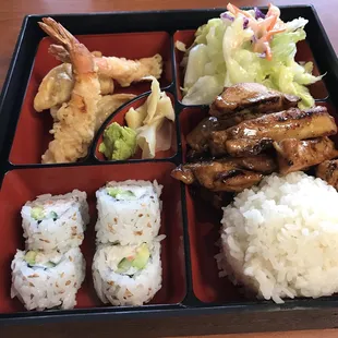 Lunch Teriyaki Bento (Chicken Teriyaki, Prawn Tempura, Dumplings, California Rolls, Salad)