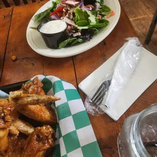 Salad with raspberry vinegarette