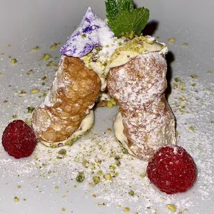 Pistachio Cannoli