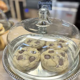 You need to Grab these fresh baked cookies!!