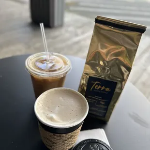 Iced/hot macchiato &amp; bag of whole beans