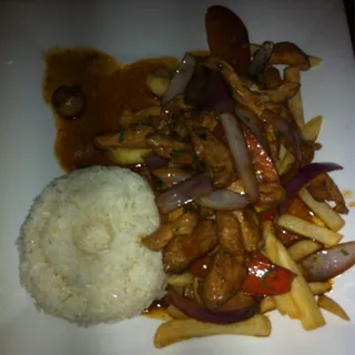 Saltado de Pollo