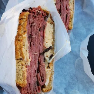 Pastrami Reuben on Rye - excellent!