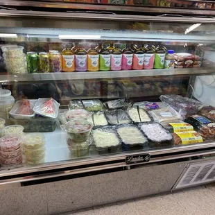 Sides, fruit and drinks