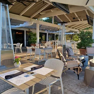 ramen and noodles, outside