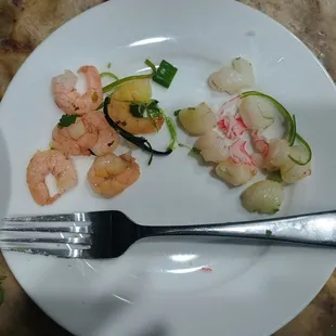 This (plus 1 more scallop piece that I ate before taking the pic) was my 2 scoops of protein. What the hell. For the 2-protein bowl, $16.28.