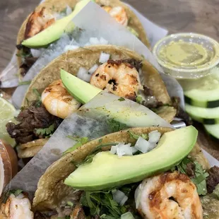 Tacos de arranchera y mariscos