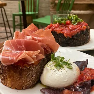 Burrata &quot;black truffle&quot; with Prosciutto Parma 24 Months and home made bread