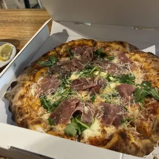 Prosciutto pizza