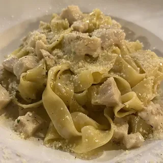 Tagliatelle Alfredo Chicken