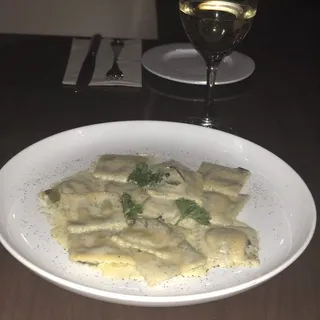 Ravioli Al Burro E Salvia