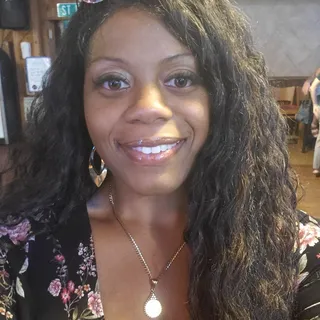 Kamia M.