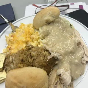Turkey, dressing and macaroni &amp; cheese