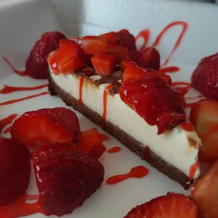 Cheesecake with fresh strawberries....yummmm