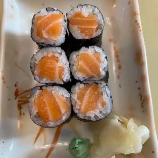 Spicy Crunchy Salmon Roll