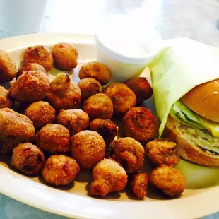 Mmmmm cheese burger with friend mushrooms!