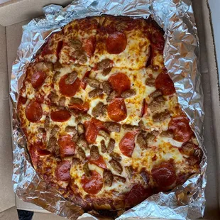 13" pepperoni and sausage pizza