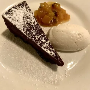 Flourless chocolate cake