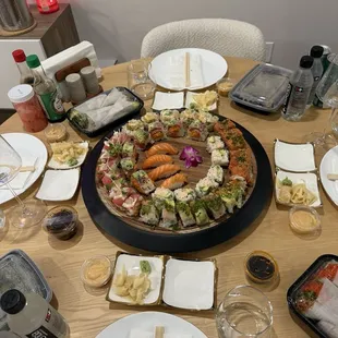 sushi, sashimi, sushi and sashimi, food