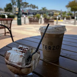 Tiramisú and horchata latte