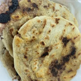 "Mixed" pupusa