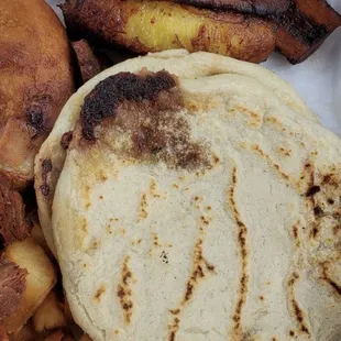 Pupusas w/plantains