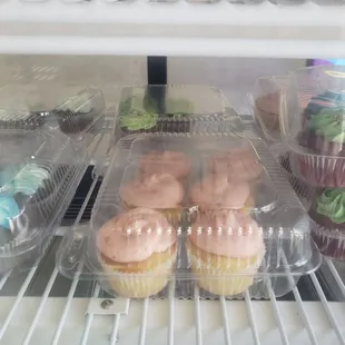 food, cupcakes, dessert