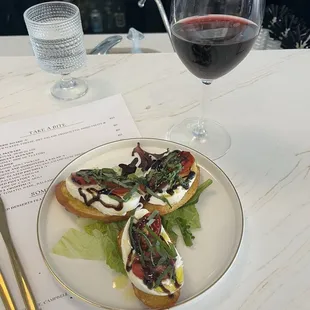 Burrata crostini