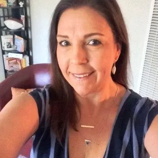 Lisa R.