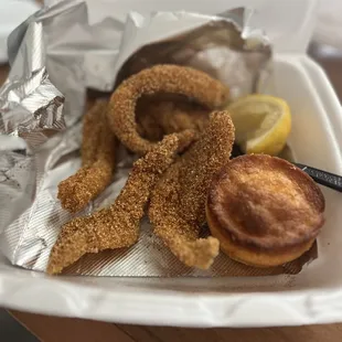 Small Cat basket (comes w/two sides).