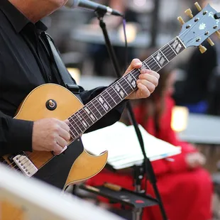 Live Music In Wine Bar 107 Every Thu-Sat