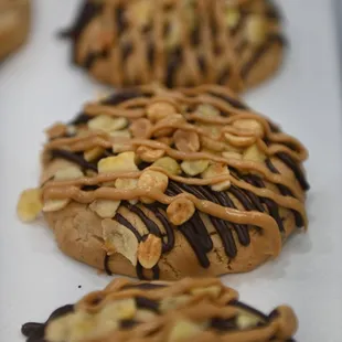a tray of cookies