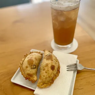 Green apple cider tea &amp; bacon/egg breakfast empanadas