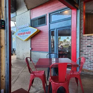 the outside of the restaurant