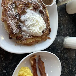 Banana Nut Pancakes, mmm mmm!