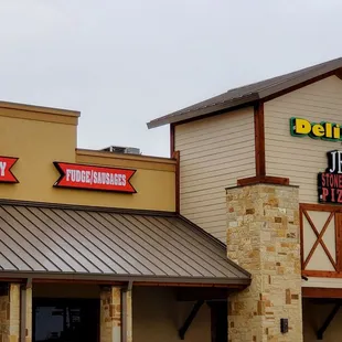 the outside of a restaurant