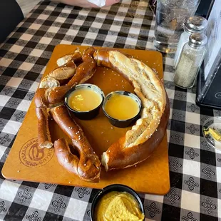 Pretzel &amp; cheese