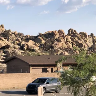 Boulders surround the rest area.