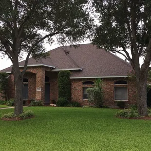 Owens Corning Tru Def Duration shingle installed in CalAllen TX. area.  Complete with a 50 year warranty backed by TCRC and Owens Corning.