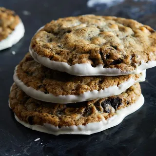 Cookies 'n' Cream Cookie