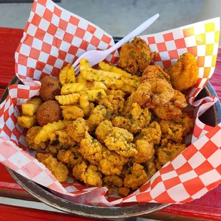 Fried shrimp and oysters