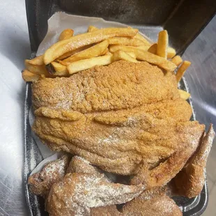 Fish and chicken combo, catfish fillet and four wings